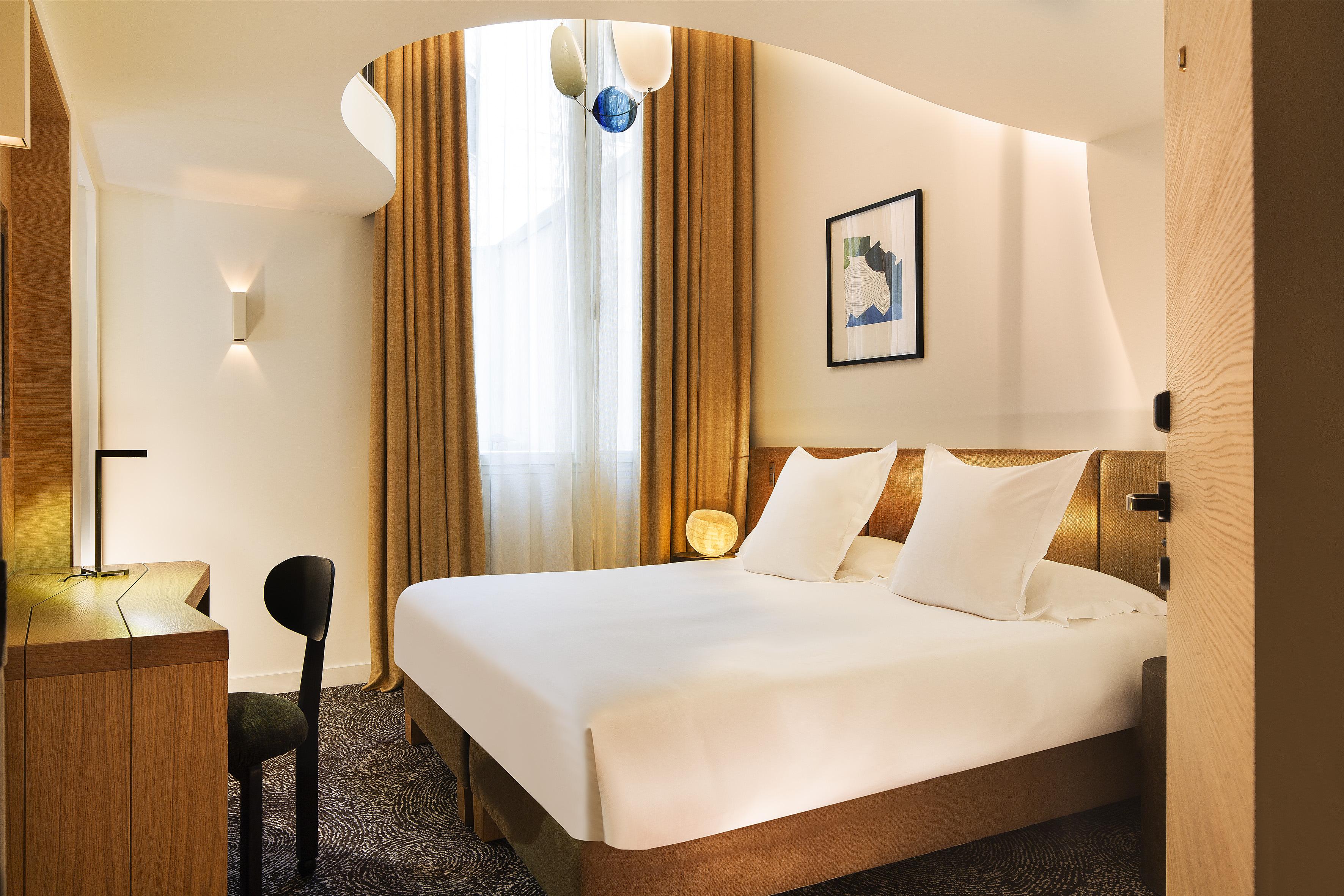 Hotel Marignan Champs-Elysees Париж Екстериор снимка