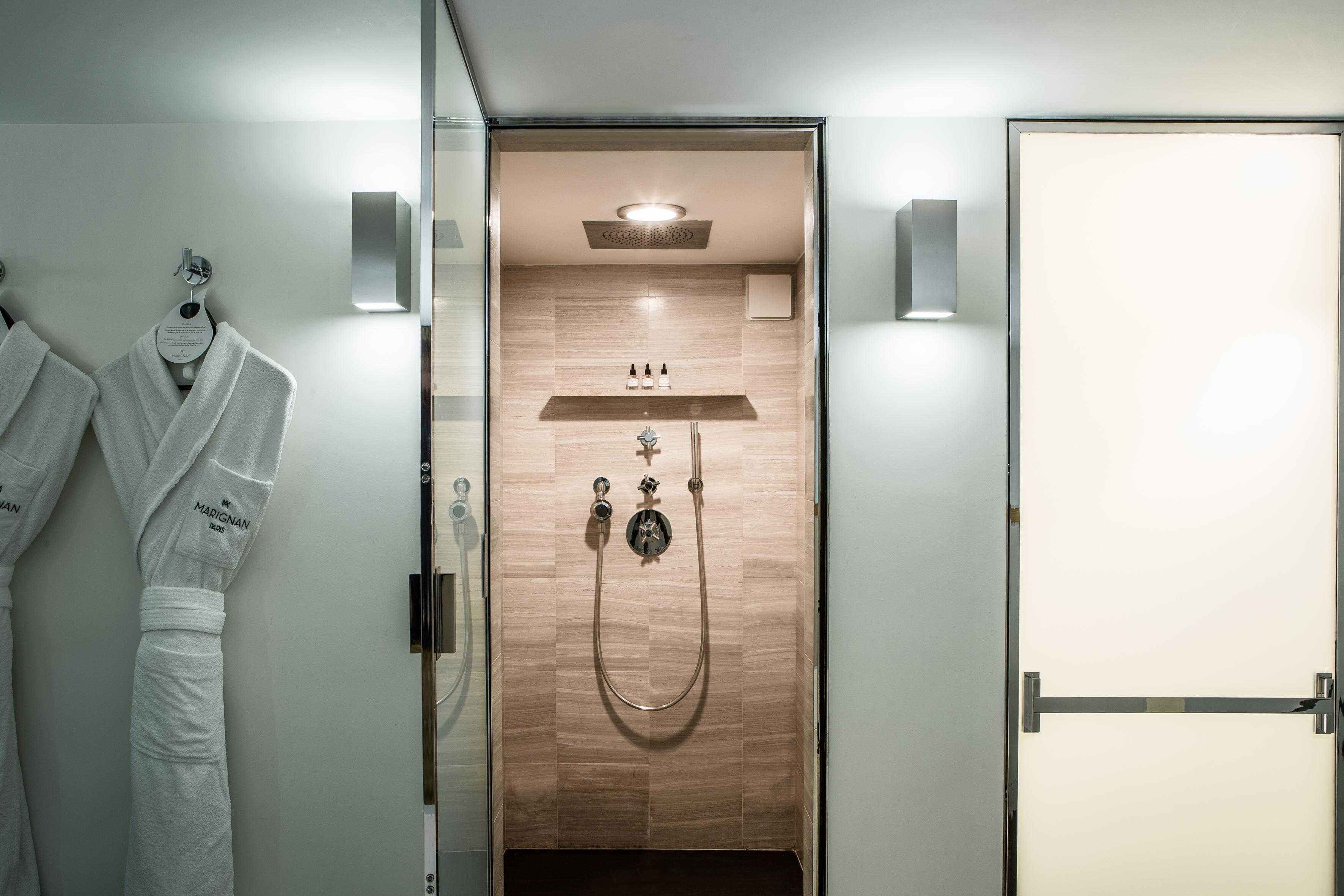 Hotel Marignan Champs-Elysees Париж Екстериор снимка