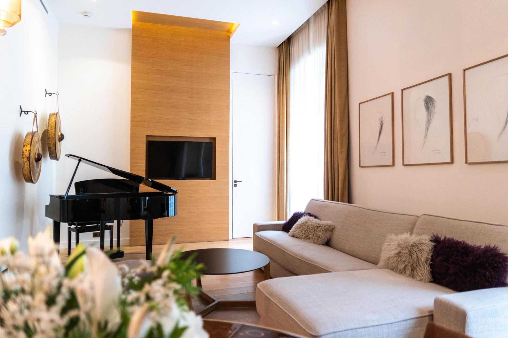 Hotel Marignan Champs-Elysees Париж Екстериор снимка