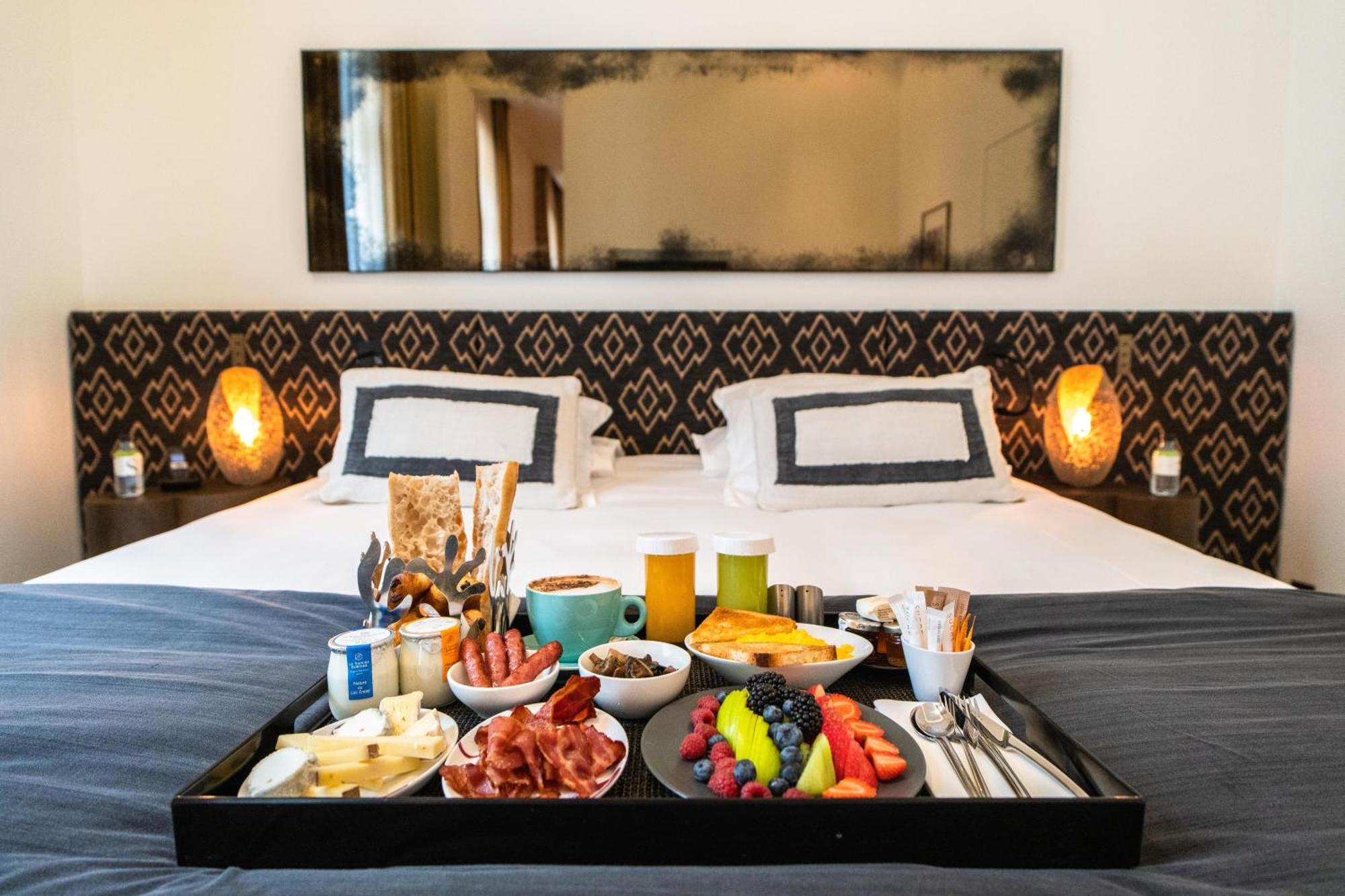 Hotel Marignan Champs-Elysees Париж Екстериор снимка
