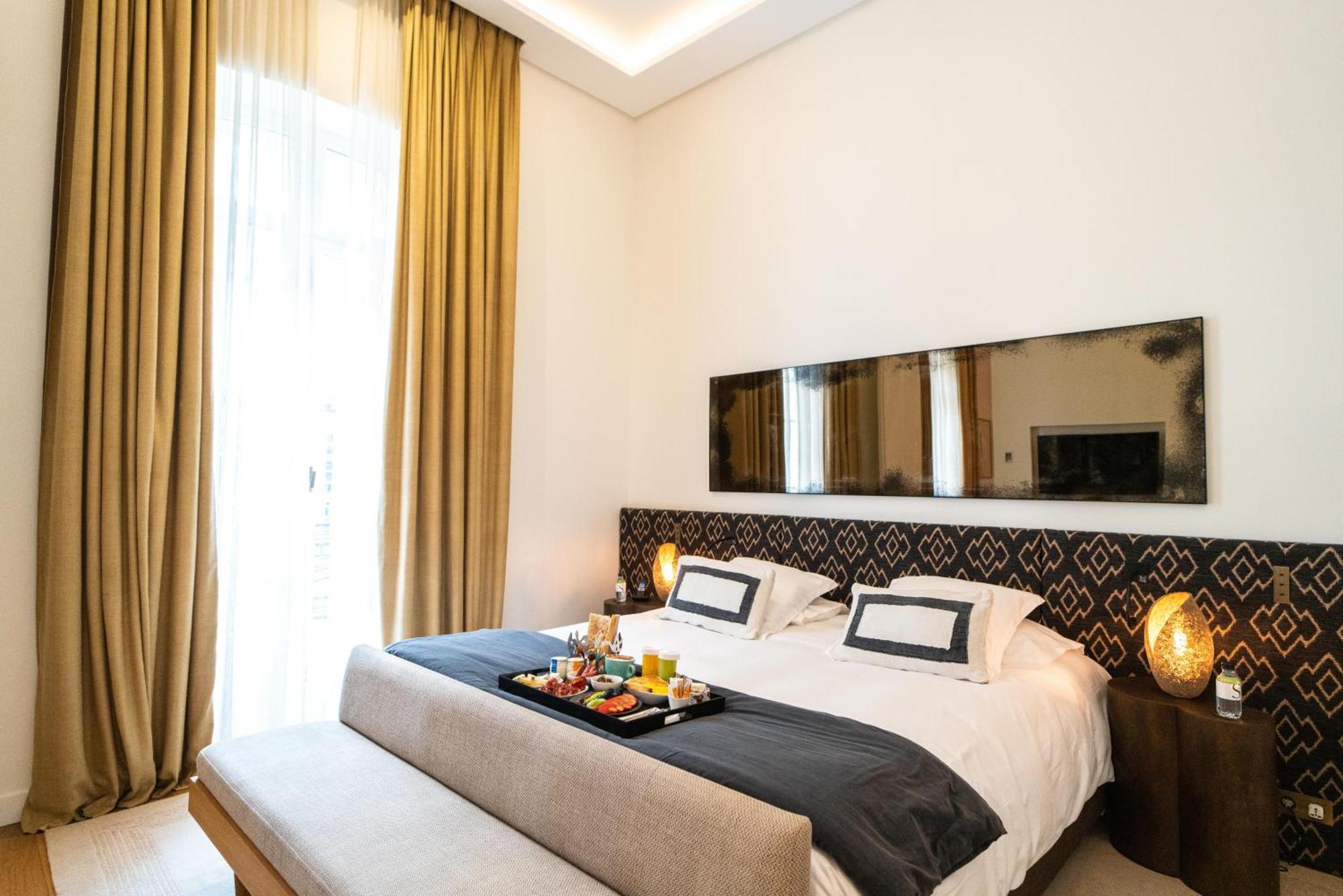 Hotel Marignan Champs-Elysees Париж Екстериор снимка
