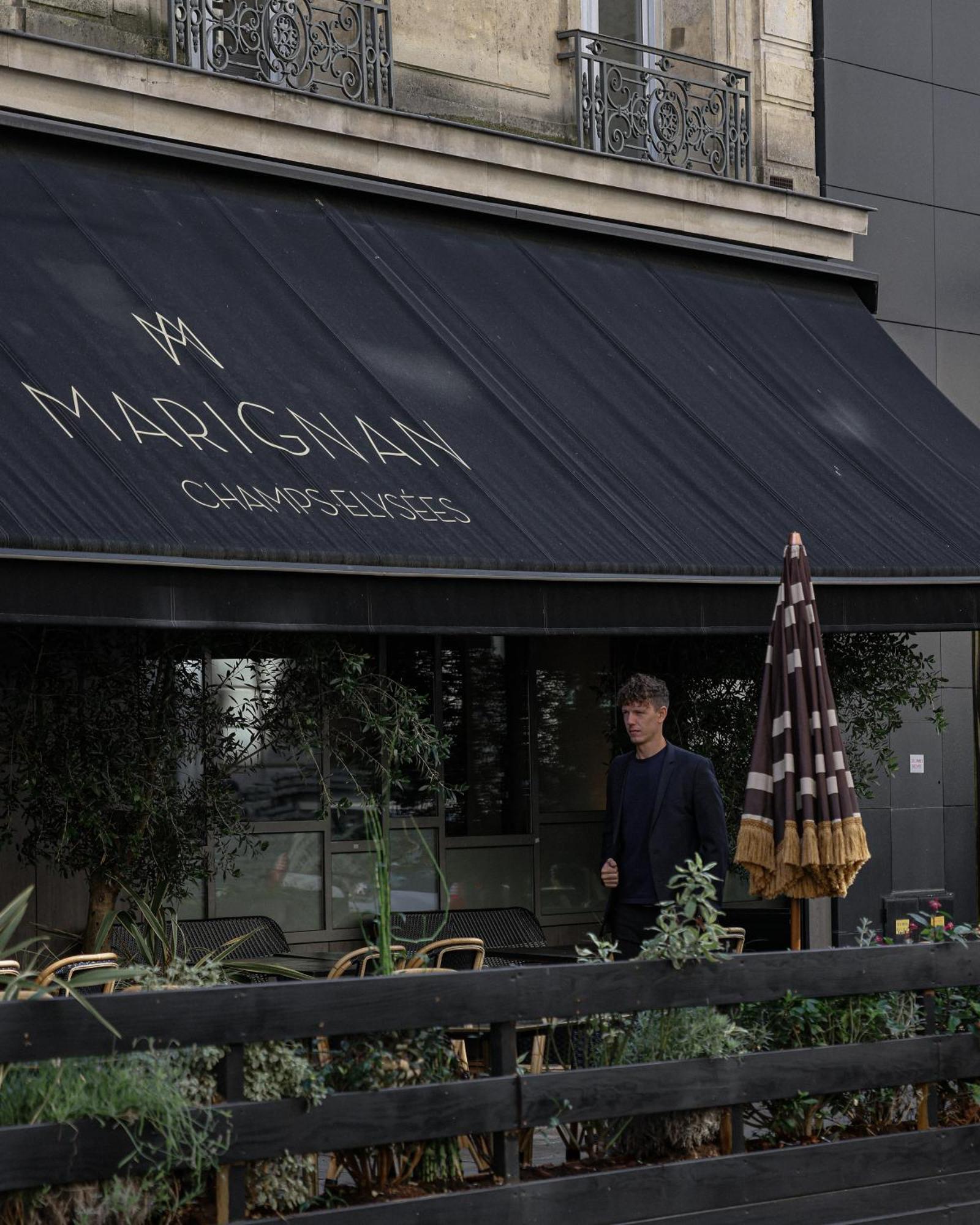 Hotel Marignan Champs-Elysees Париж Екстериор снимка
